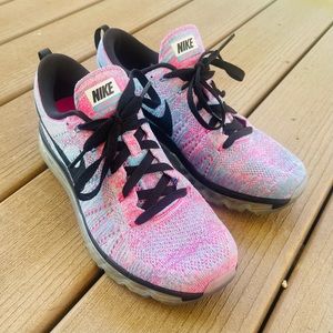 Nike Flyknit Max Running Shoes
